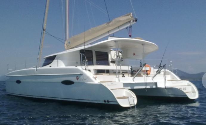 Catamaran for 18 people